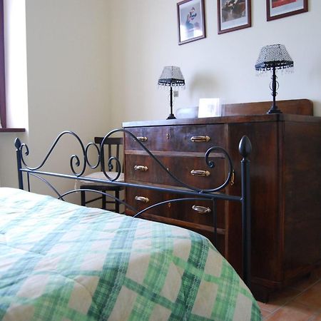 Bed and Breakfast Casale Il Cerqueto San Severino Marche Zimmer foto