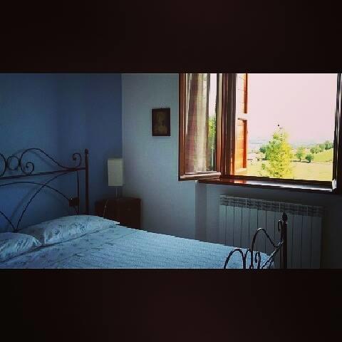 Bed and Breakfast Casale Il Cerqueto San Severino Marche Zimmer foto