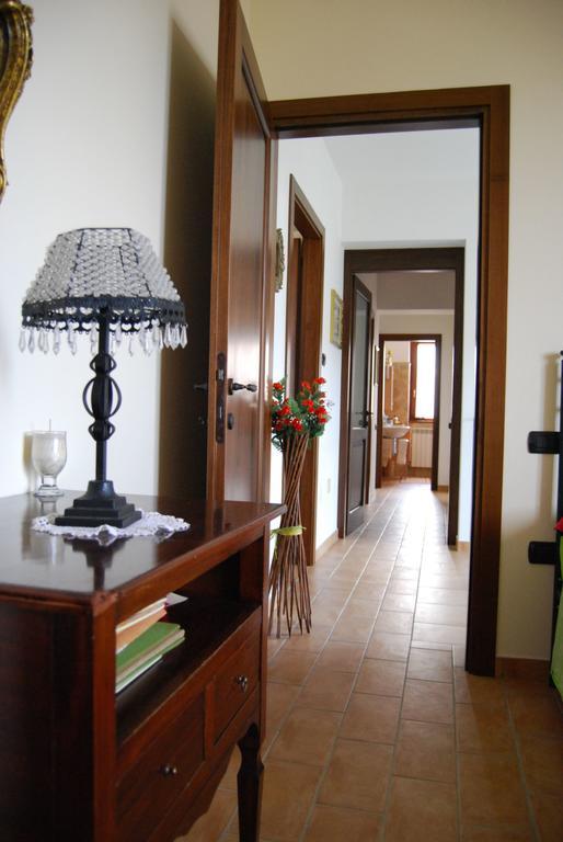 Bed and Breakfast Casale Il Cerqueto San Severino Marche Zimmer foto