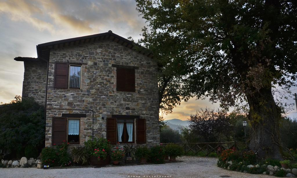 Bed and Breakfast Casale Il Cerqueto San Severino Marche Exterior foto