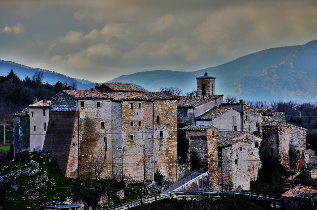 Bed and Breakfast Casale Il Cerqueto San Severino Marche Exterior foto