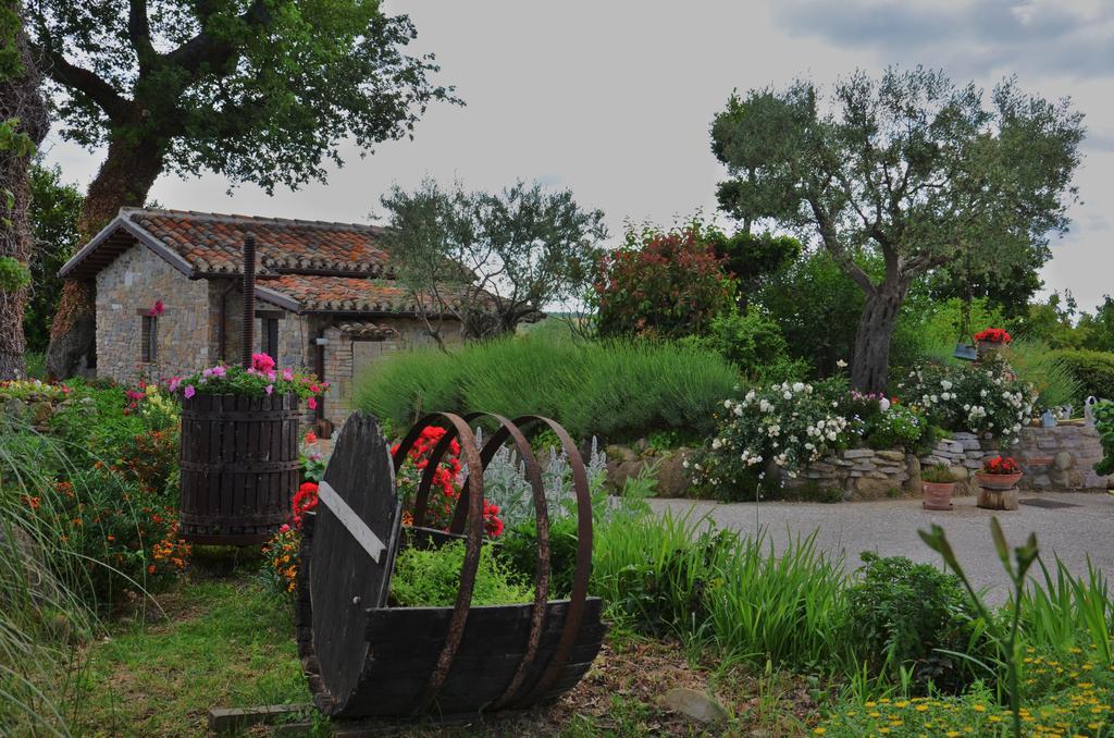 Bed and Breakfast Casale Il Cerqueto San Severino Marche Exterior foto