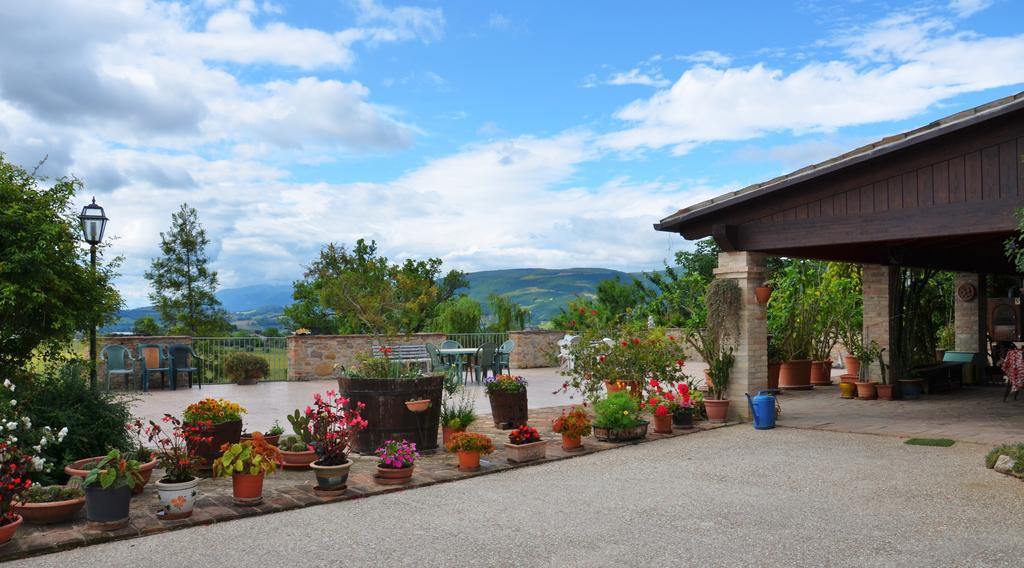 Bed and Breakfast Casale Il Cerqueto San Severino Marche Exterior foto