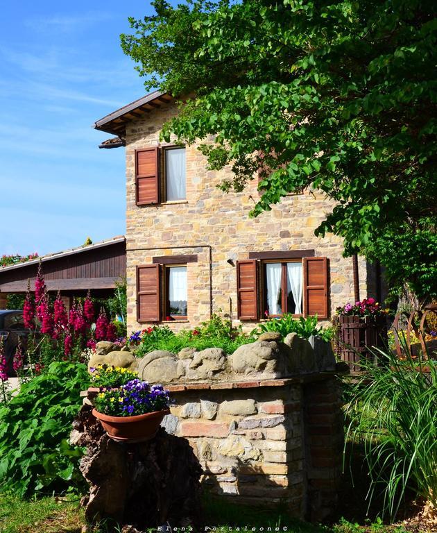 Bed and Breakfast Casale Il Cerqueto San Severino Marche Exterior foto